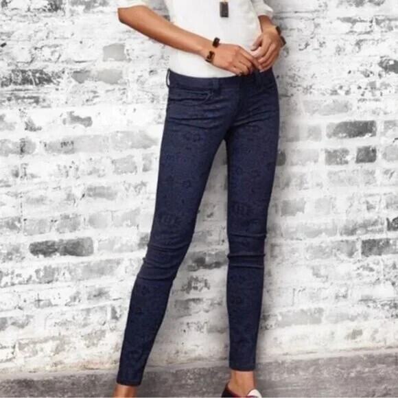 Cabi Curvy Skinny Jeans Size 2 Blue Black Lace Print‎ Stretch Denim Pants Floral - Picture 1 of 6